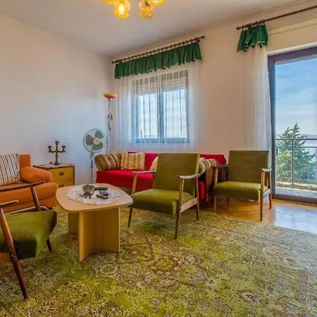 Apartment In Dramalj 41518 Klanfari