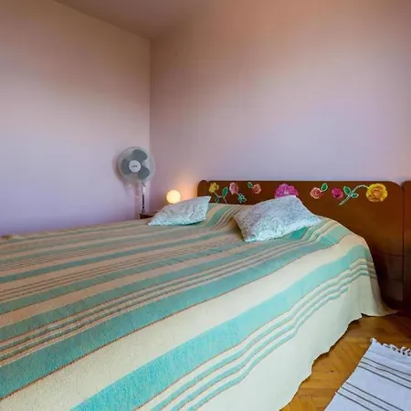 Apartament In 41518